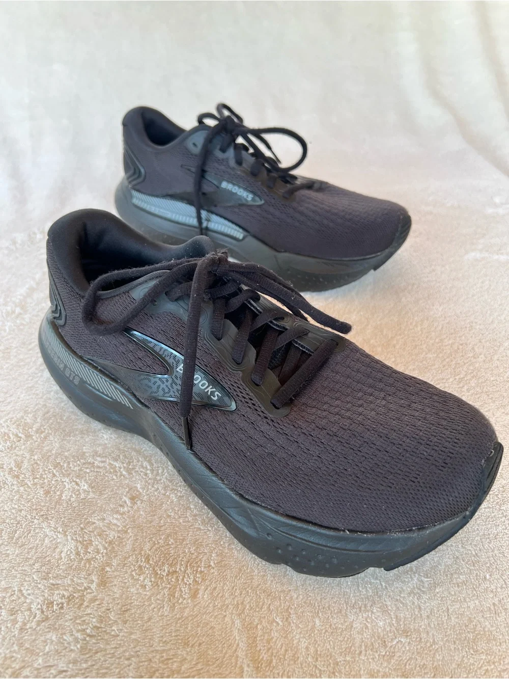 Brooks Glycerin GTS 21 Triple Black Running Shoes Men’s 8 DNA LOFT v3